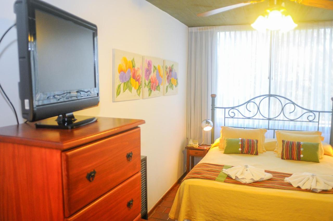Hotel Costa Azul Cassaffousth Екстериор снимка